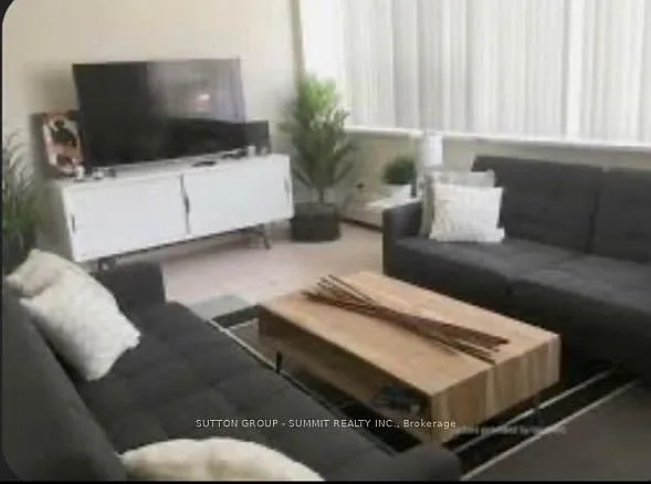 105 Raglan Ave #503 — Photo 4