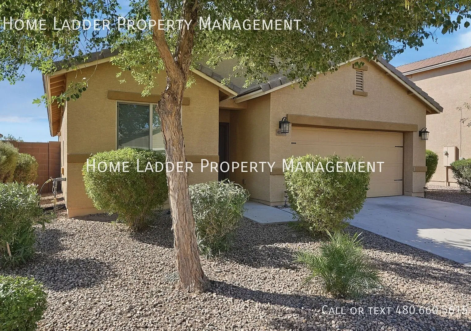 Charming 3 Bed, 2 Bath with Solar Panels in Maricopa! — Photo 2