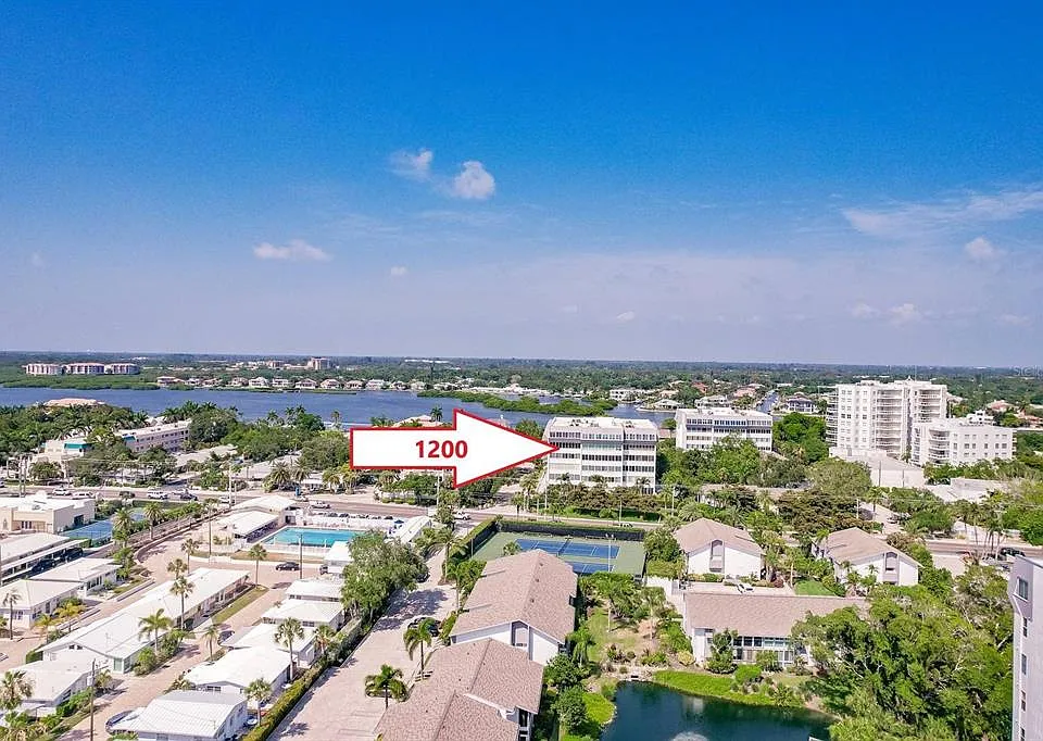 1200 E Peppertree Ln #206