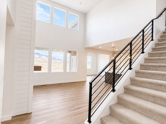 5th image of 490 McBride Dr S #1036