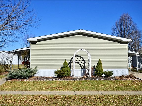 3rd image of 68 Periwinkle Dr #68