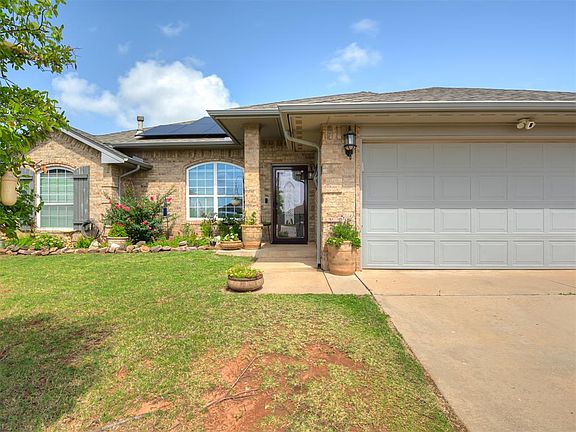 3rd image of 2108 Manderly Ct