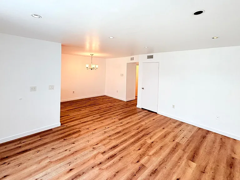 1059 Western Avenue — Photo 7