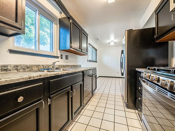 5th image of 3934 Sheffield Ln