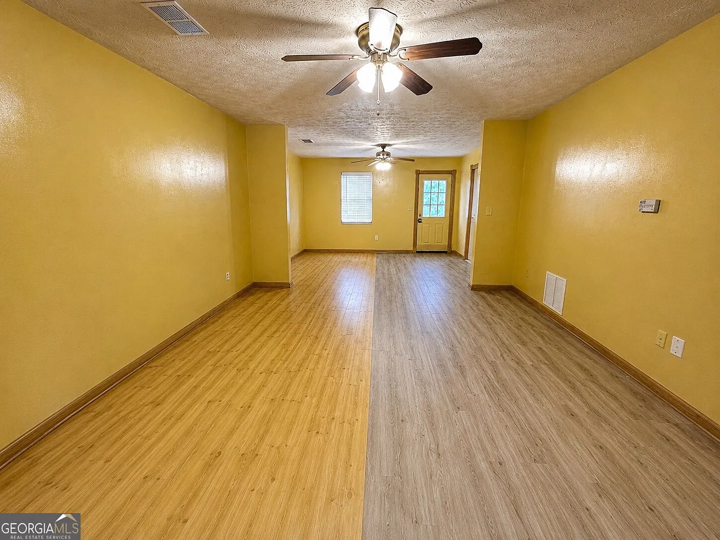 3 bed, 2.0 bath, 1486 sqft, $1,900 — Photo 2