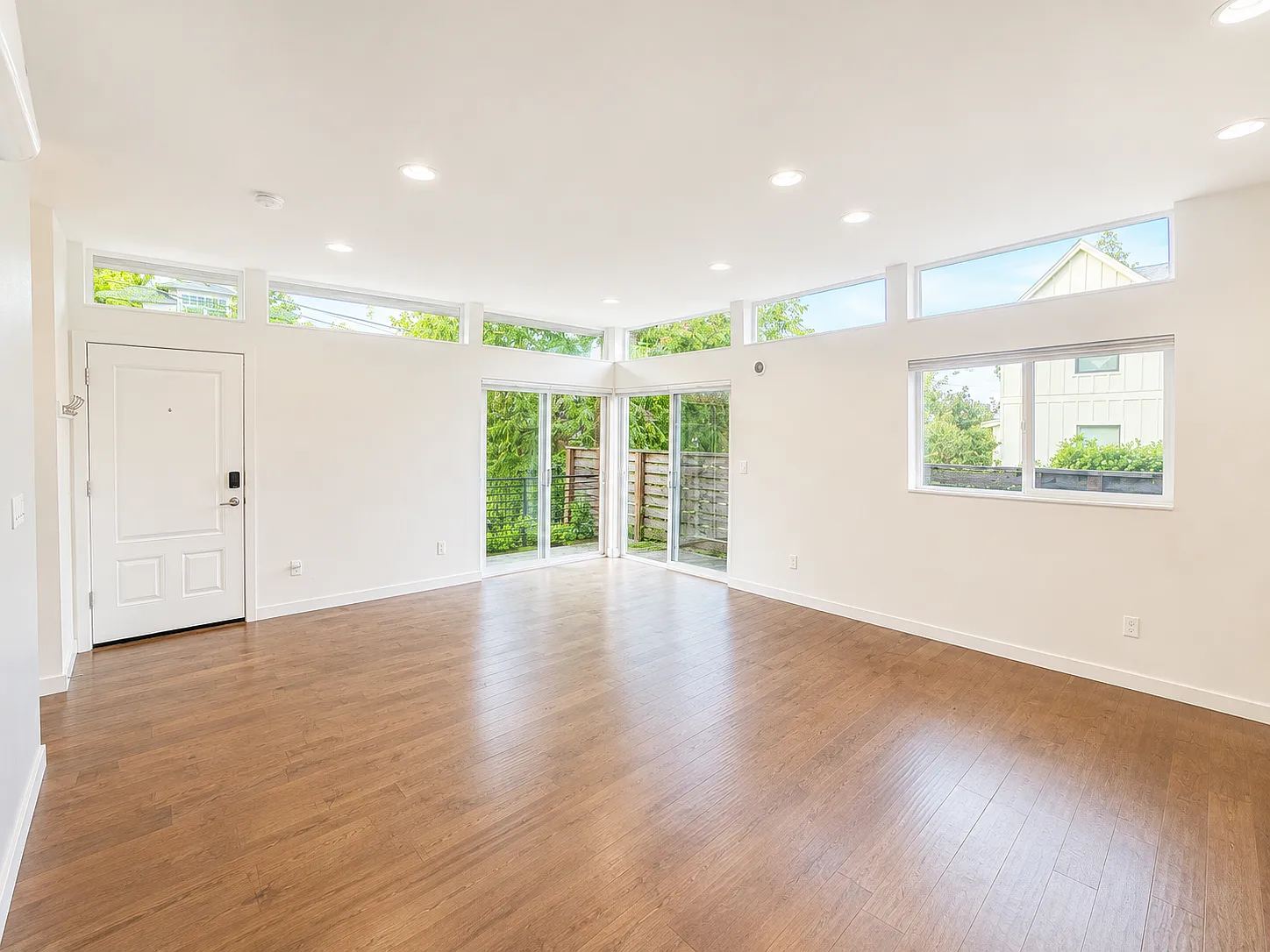 3 bed, 1460 sqft, $4,350 — Photo 3