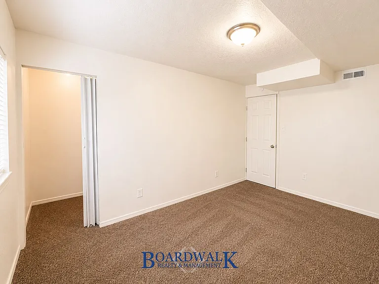 3549 S Colby Ave — Photo 20