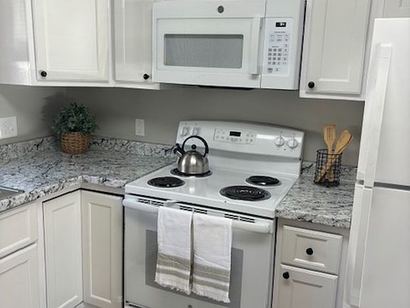 5th image of 172 Camden St #11