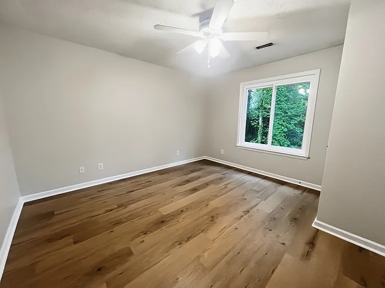 204 Hillcrest Rdg — Photo 22