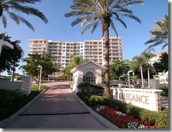 Upscale Lido Beach Front Condo