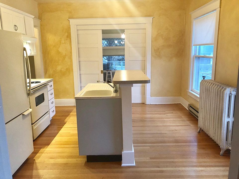 1st image of 1212 S Oak St #1