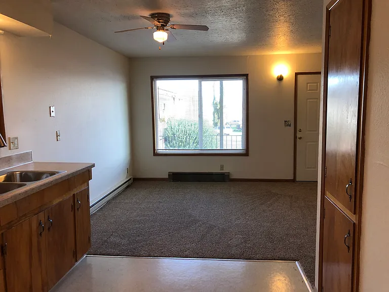 951 SW Church St #15 — Photo 3