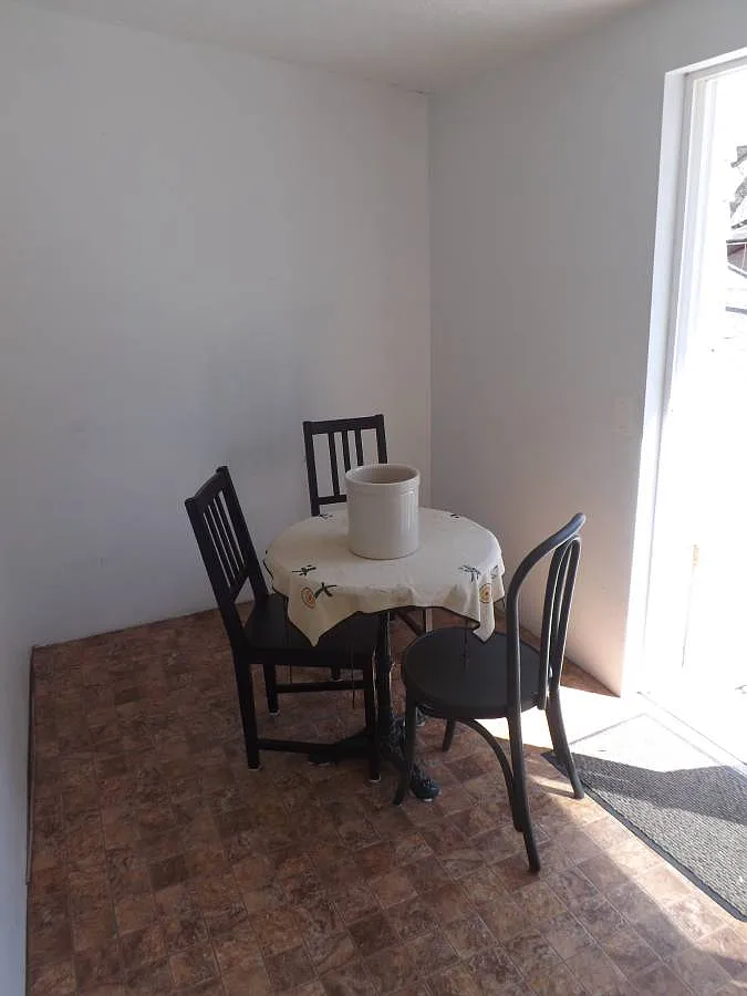 5 bed, 1200 sqft, $2,250 — Photo 4