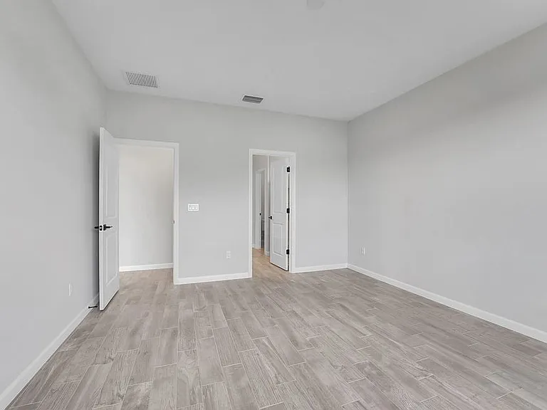 845 SE Courances Dr — Photo 12