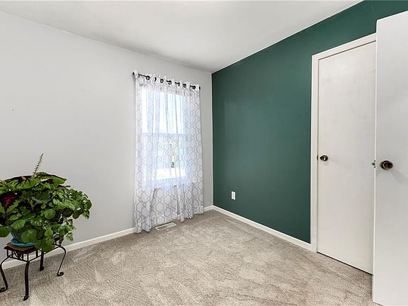 5th image of 5340 Hazen Ave