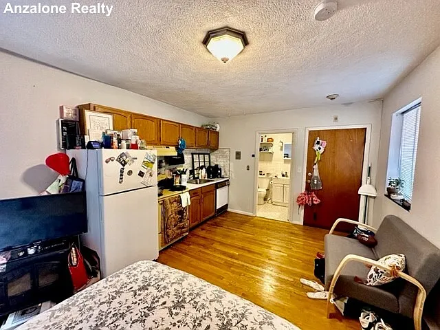 Building Photo - 59 Salem St #3
