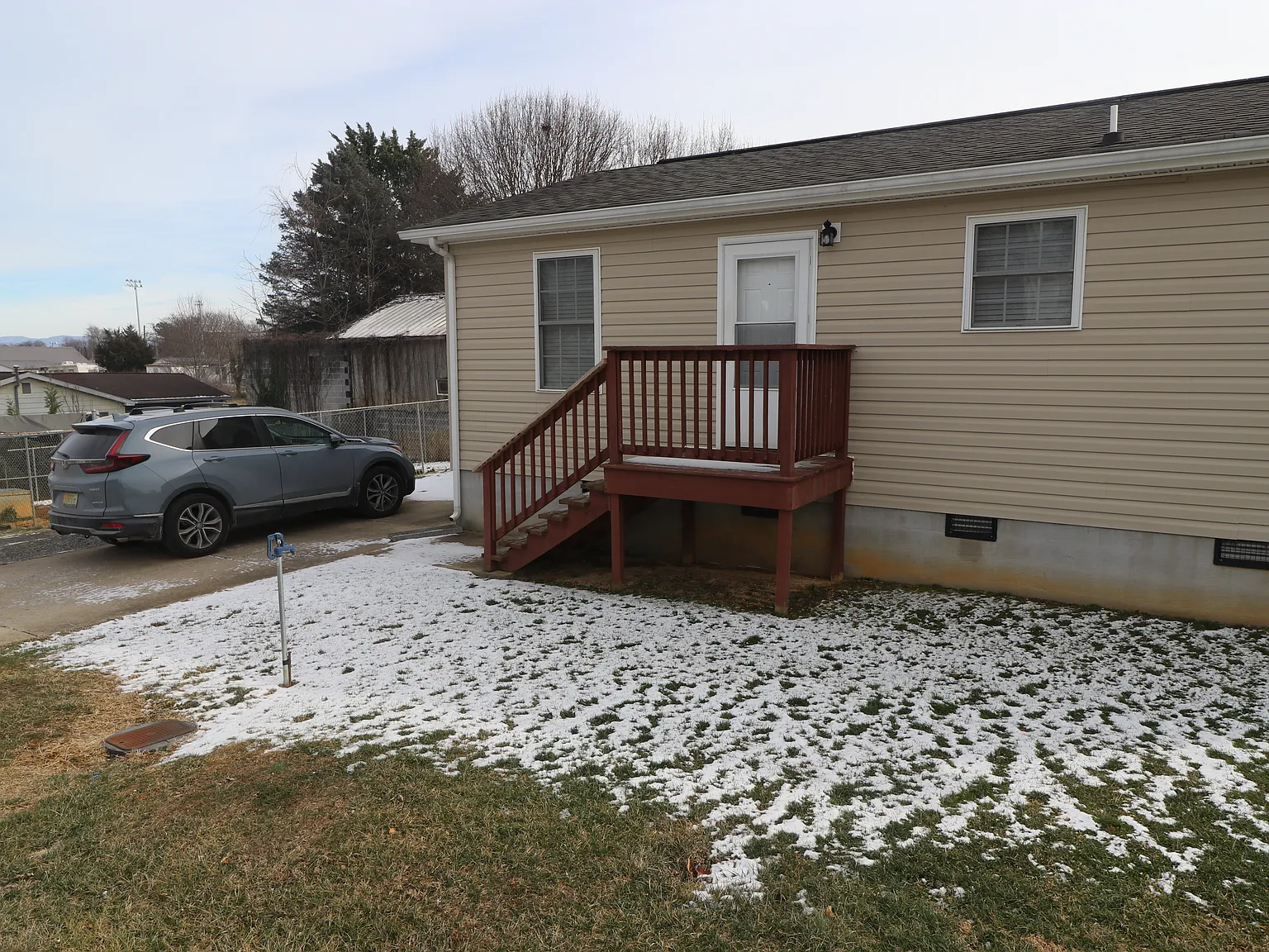 3 bed, 936 sqft, $1,900 — Photo 2