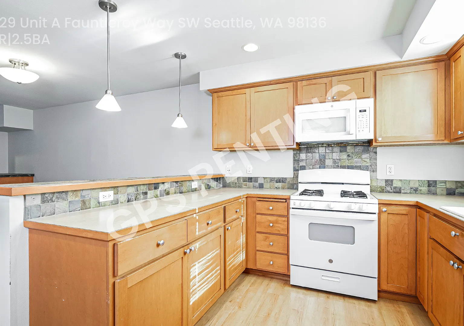 Beautiful 3 Bed, 2.5 Bath Home! — Photo 3