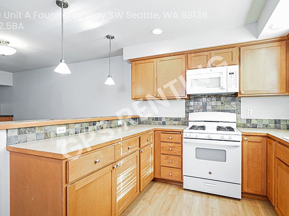 3rd image of 5629 Fauntleroy Way SW #A