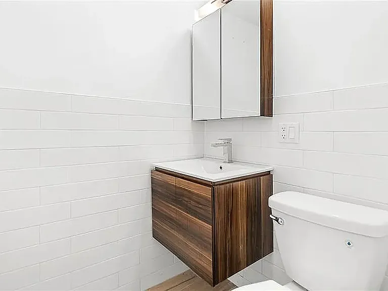 946 Herkimer St #1A — Photo 6