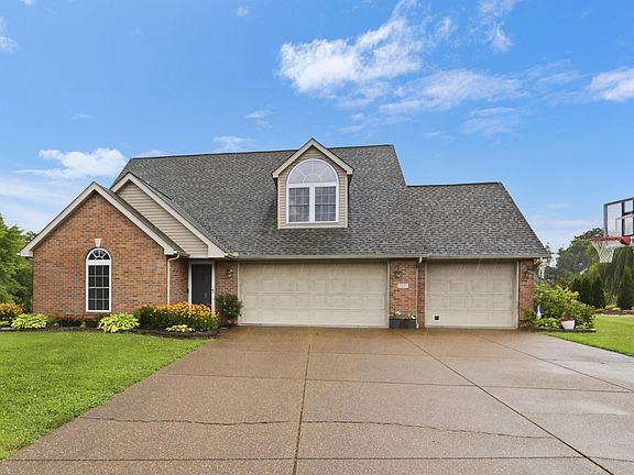 2nd image of 5885 Wayside Ct