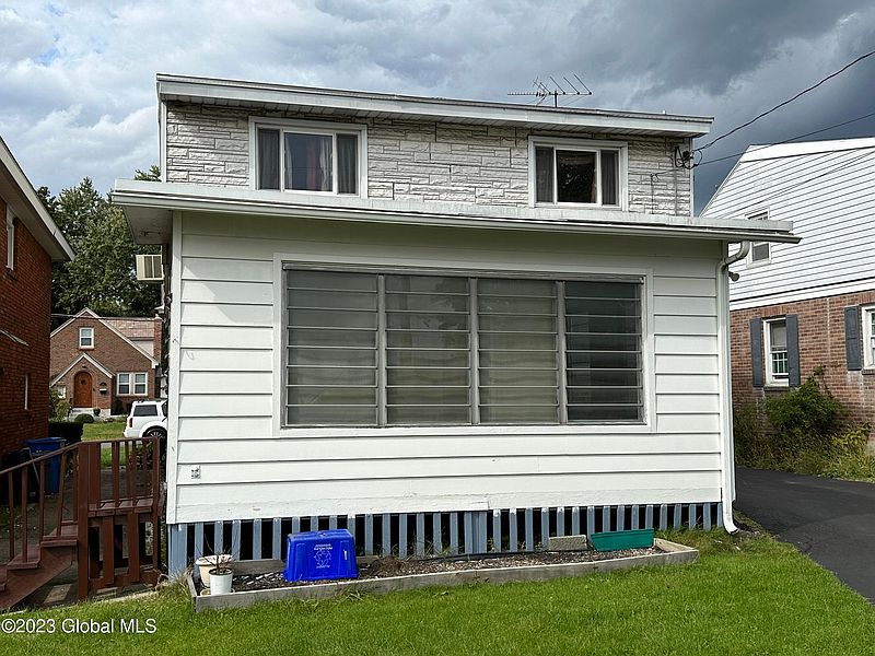 3rd image of 7 Swartson Court