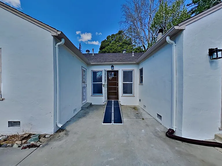 1866 Bidwell Way — Photo 30