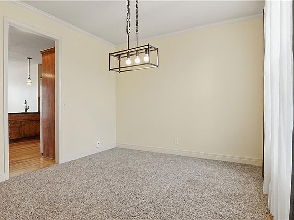 5th image of 11104 Augusta Dr