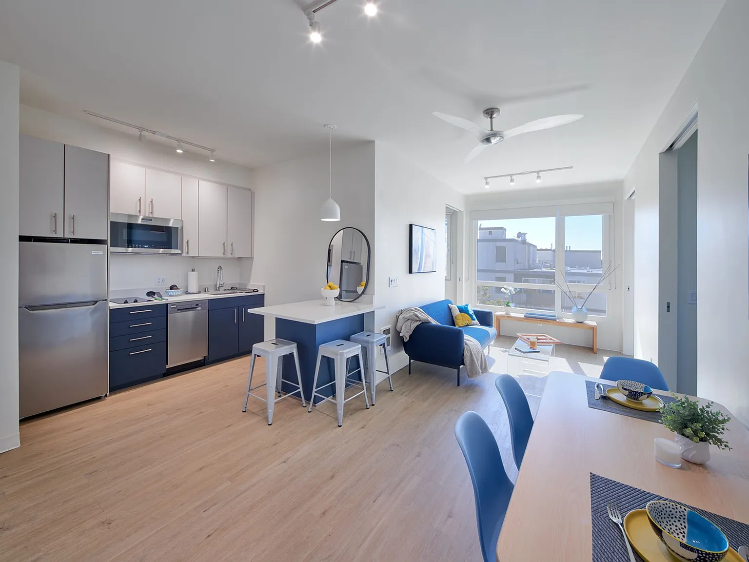 Panoramic Northside — Photo 3