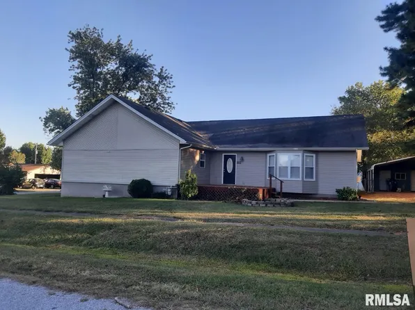 110 E Gelston St, Benton, IL 62812