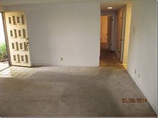 4th image of 450 S Argyle Ave
