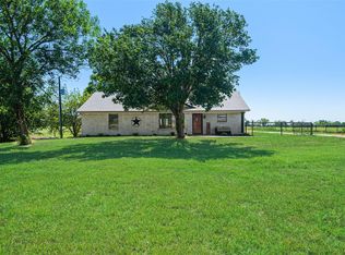 698 Hackberry Rd, Van Alstyne, TX 75495