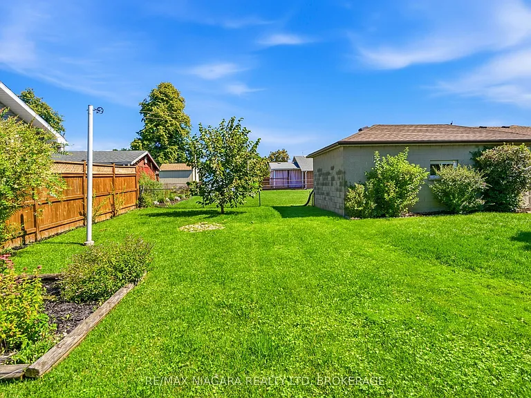 6521 Caledonia St — Photo 30