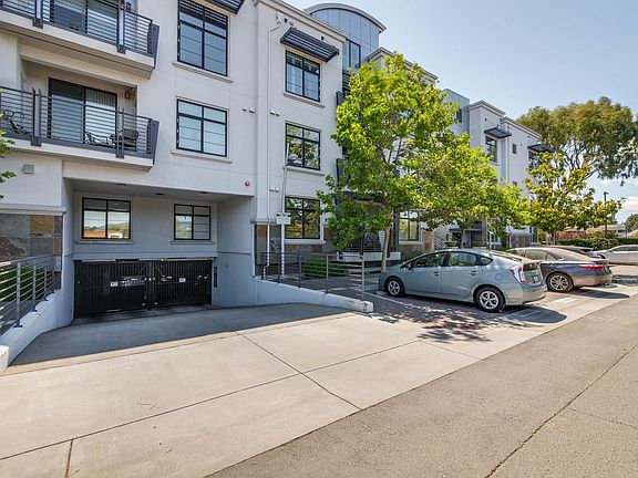3rd image of 10745 N De Anza Blvd Unit 321