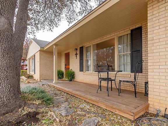 3rd image of 2525 W Avenue K