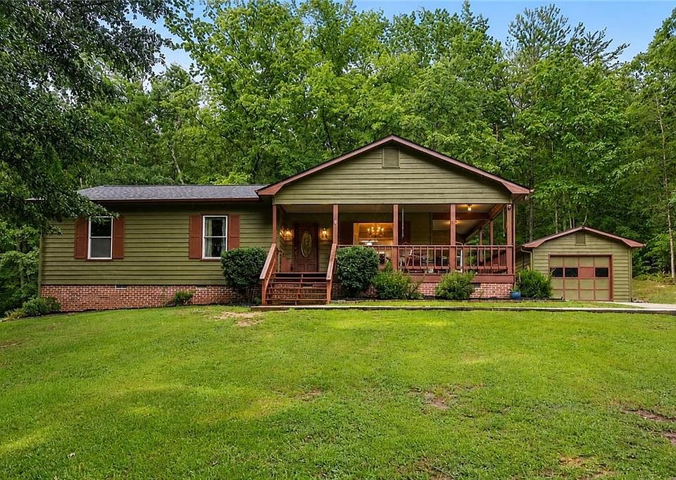 1st image of 316 Armuchee Trl NE