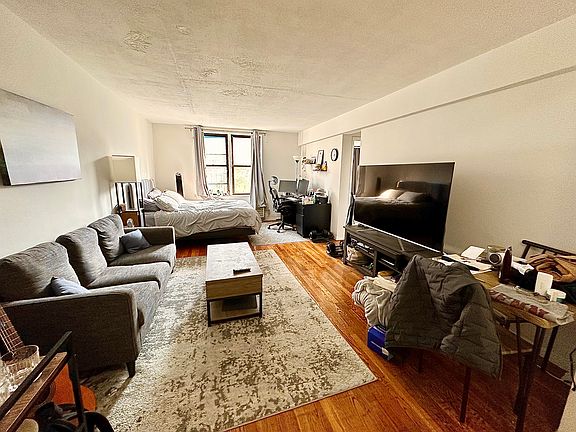 4th image of 229 E 28th St APT 6G