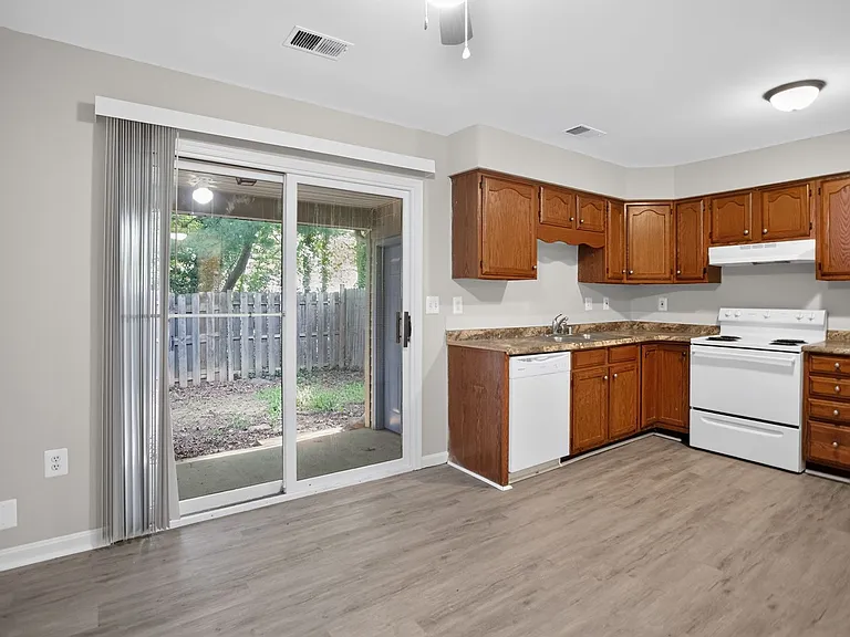 150 Farrell Ln — Photo 6