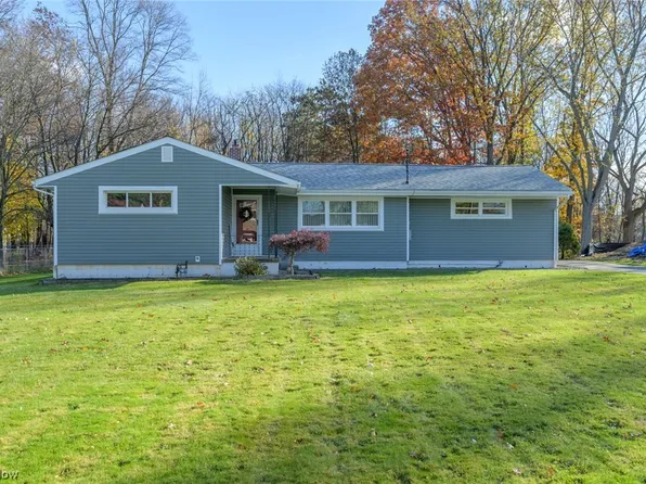 654 Senn Dr, Tallmadge, OH 44278