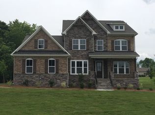 6812 Koala Dr, Oak Ridge, NC 27310