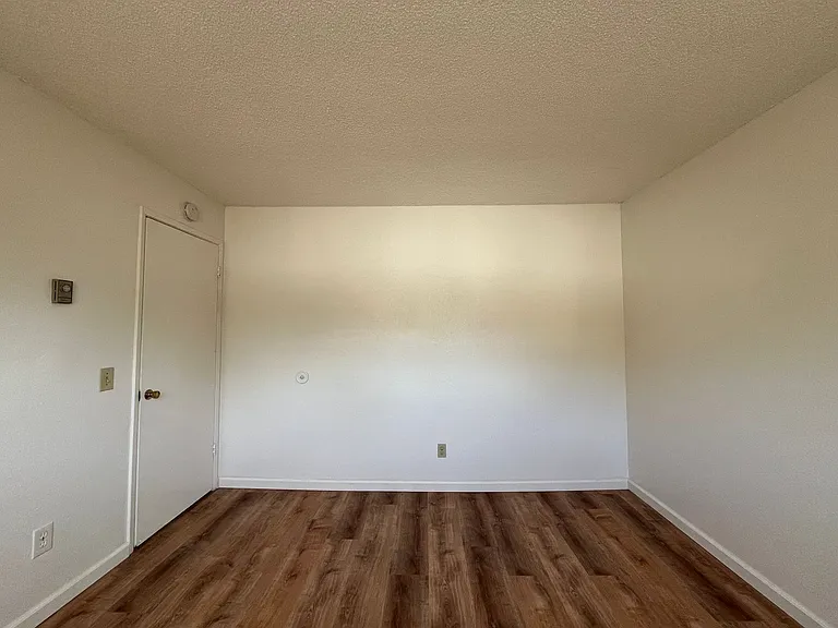 3041 Spring St — Photo 16