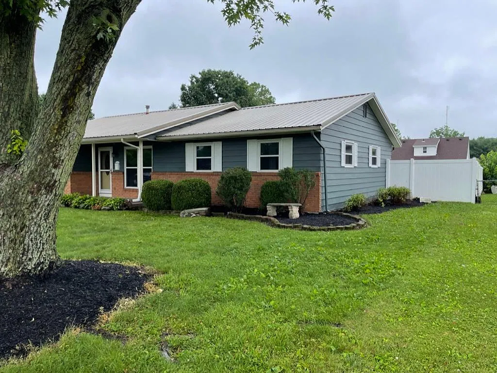 1818 Reddington Rd — Photo 2
