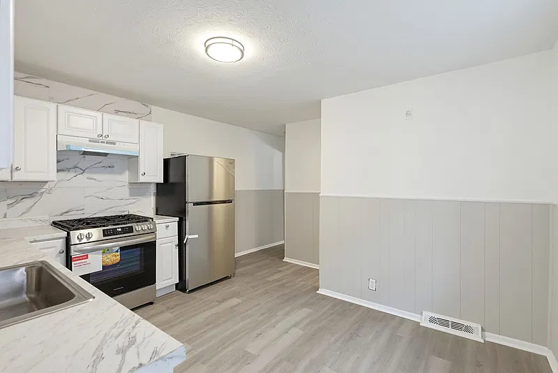 12002 Paul Ave — Photo 3