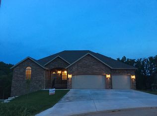 860 E Beechwood Rd, Nixa, MO 65714