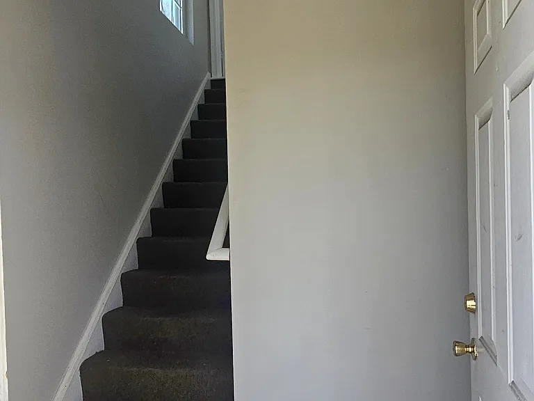 129 Main St #B2 — Photo 13