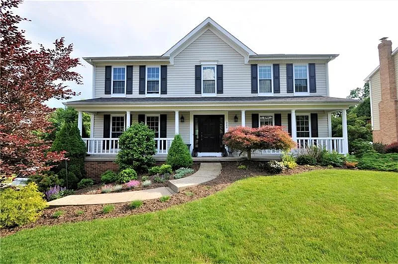 240 Bluestone Dr photo 1