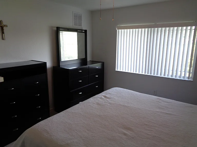 191 SW Palm Dr NW #102 — Photo 7