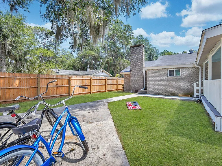 2215 National St — Photo 31