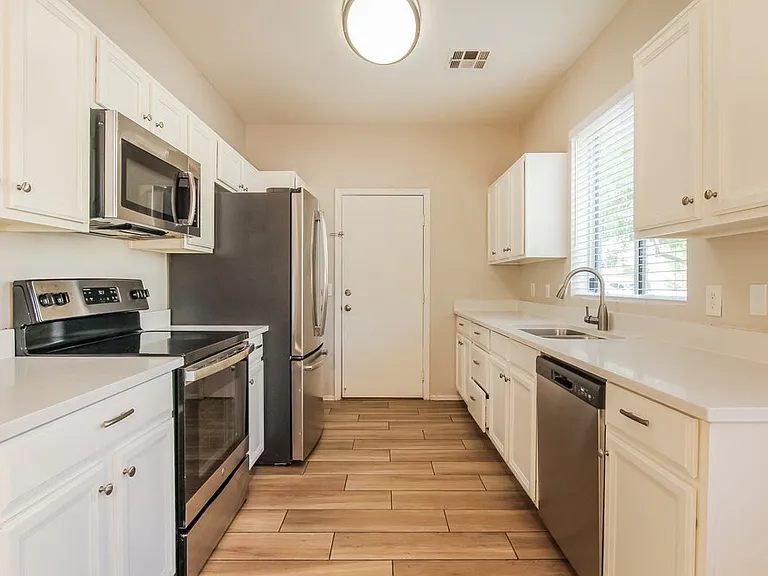12026 W Yuma St — Photo 7