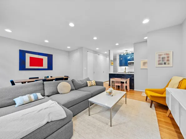 315 West 99th Street image 4 of 19